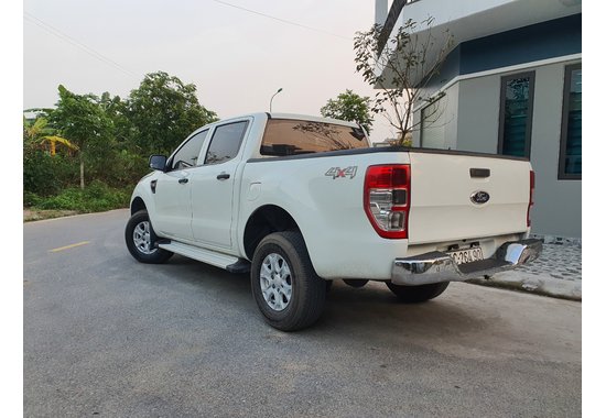 Ford Ranger XL 2015 2 cầu 2.2MT (số sàn, máy dầu)