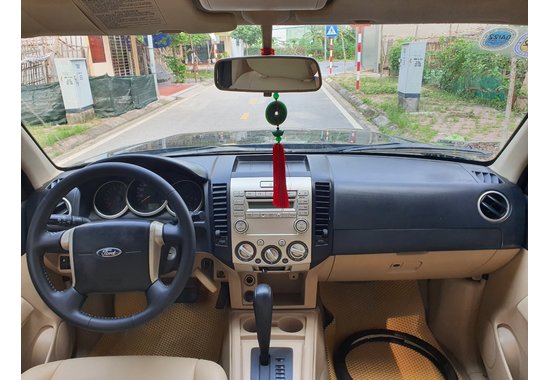 Ford Everest 2011 2.5AT Limited (máy dầu, sản xuất trong nước)