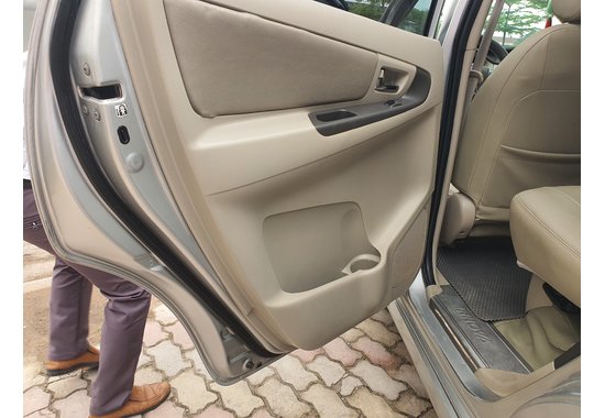 Toyota Innova E 2014 2.0MT (Số sàn, sản xuất trong nước)