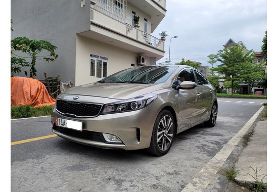 Kia Cerato 2018 1.6MT (số sàn, sản xuất trong nước)