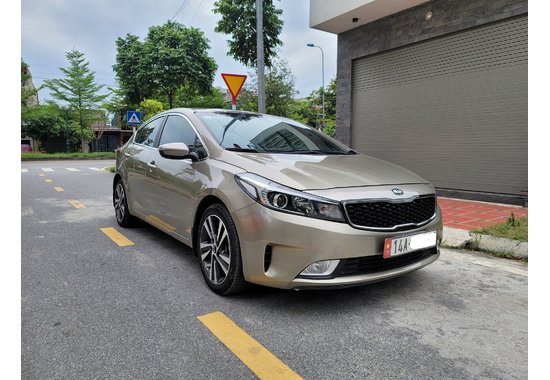 Kia Cerato 2018 1.6MT (số sàn, sản xuất trong nước)