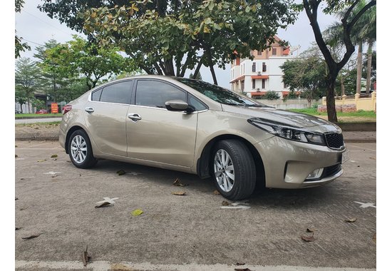 Kia Cerato 2017 1.6MT (số sàn, sản xuất trong nước)