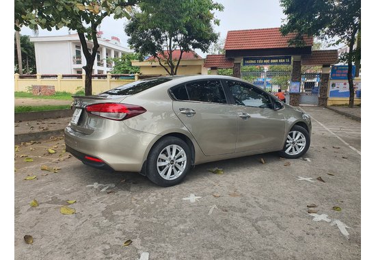 Kia Cerato 2017 1.6MT (số sàn, sản xuất trong nước)