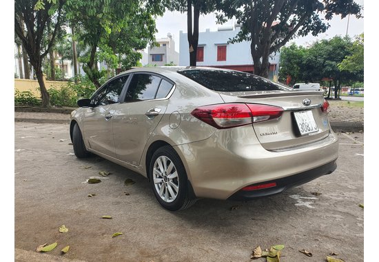 Kia Cerato 2017 1.6MT (số sàn, sản xuất trong nước)